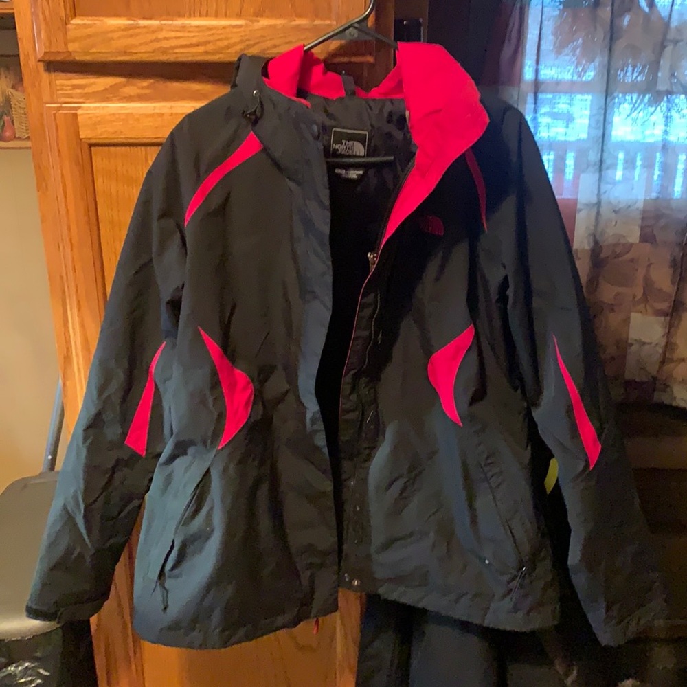 Women’s north face wind breaker jacket